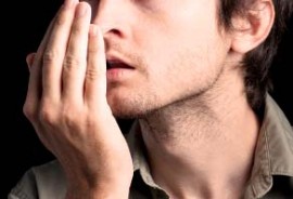 سه عامل اصلی بوی بد دهان در روزه‌داری