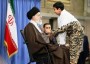 هزاران نفر از فرماندهان بسیج صبح چهارشنبه با حضرت آیت الله خامنه ای در حسینیه امام خمینی (ره) دیدار کردند.