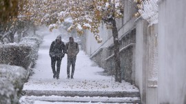 کاهش محسوس دما همراه با بارش برف و باران در مازندران