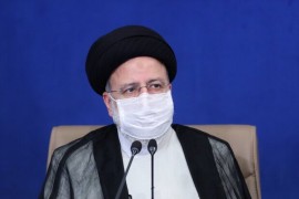 رئیس جمهور صیانت از محیط زیست را از اولویت‌های کشور دانست و با تأکید بر اهمیت آن، گفت: نباید اجازه داد افراد و دستگاه‌های صاحب نفوذ، سلامت محیط زیست و مردم را به مخاطره بیندازند /  فساد اداری و اقتصادی قابل تحمل نیست/ مدیران نسبت به روابط....