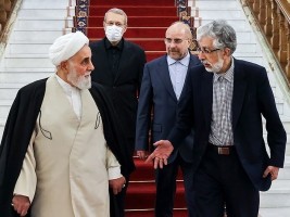 فعال سیاسی: شواهدی نمی‌بینم که لاریجانی در انتخابات شرکت کند / در دیدار قالیباف با ناطق نوری، حداد عادل و لاریجانی هیچ توافقی صورت نگرفت