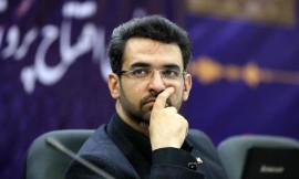 انتقاد آذری جهرمی از عدم تغییر ساعت رسمی