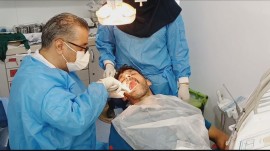 خدمات رایگان دندانپزشکی به اهالی یک روستا 