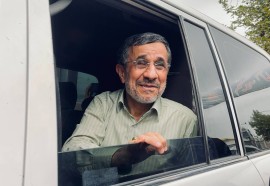علیرضابیگی : احمدی‌ نژاد بنا ندارد رضا پهلوی شود/  می خواهند ناکامی دولت رئیسی را به حساب احمدی نژاد بگذارند !