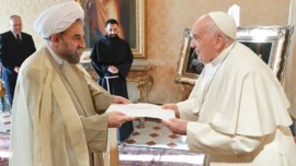 سفیر ایران در واتیکان استوارنامه خود را تقدیم پاپ فرانسیس کرد