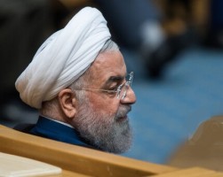 اظهارات جدید روحانی از ماجرای گرانی بنزین و صبح جمعه و اعتراضات: آقای رئیسی نامه سران قوا برای گران کردن بنزین را با خط خودش امضا کرده بود!
