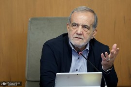 پزشکیان: روی طلا خوابیده‌ایم اما گرسنه‌ایم؛ مقصر ما مدیران، مسئولان، سیاستمداران و قانونگذران هستیم نه آمریکا / از آمریکا و اسرائیل نمی‌ترسم؛ از دعوا و اختلافات داخلی می‌ترسم / قدر ما این نیست که دیگران، بچه‌هایشان را درست آموزش بدهند اما ما یک عده آدم خودباخته، فریب‌خورده، ضعیف و در عین حال پرادعا تربیت کنیم