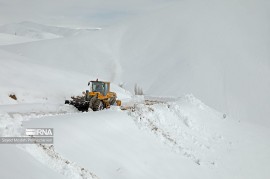 بارش شدید برف ۲ جاده دسترسی گلستان به سمنان را مسدود کرد