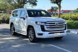 کشف تویوتا لندکروز ۸۰ میلیاردی قاچاق در عباس آباد