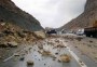 در مسیر جنوب به شمال محور فیروزکوه محدوده بعد از تونل شیرگاه به سمت زیرآب، ریزش سنگ در سطح جاده به وقوع پیوست که در پی آن در این محور ترافیک سنگینی گزارش شده است.