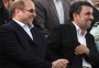 من هر هفته در مجمع تشخیص او را می‌بینم. نزدیک به یکدیگر نیز می‌نشینیم. (باخنده) دقت کنید، من به دیدار آقای احمدی‌نژاد در آخر