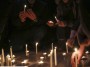 جمعی از دانشجویان دانشگاه‌های مازندران شنبه‌شب به یاد جان‌باختگان سانحه هوایی اخیر شمع روشن و با خانواده‌های آنان ابراز همدردی کردند.