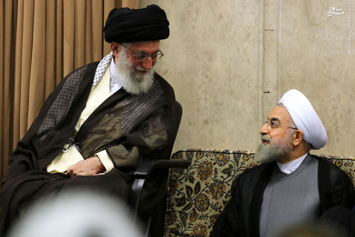عکس/ خوش و بش روحانی و رهبر انقلاب