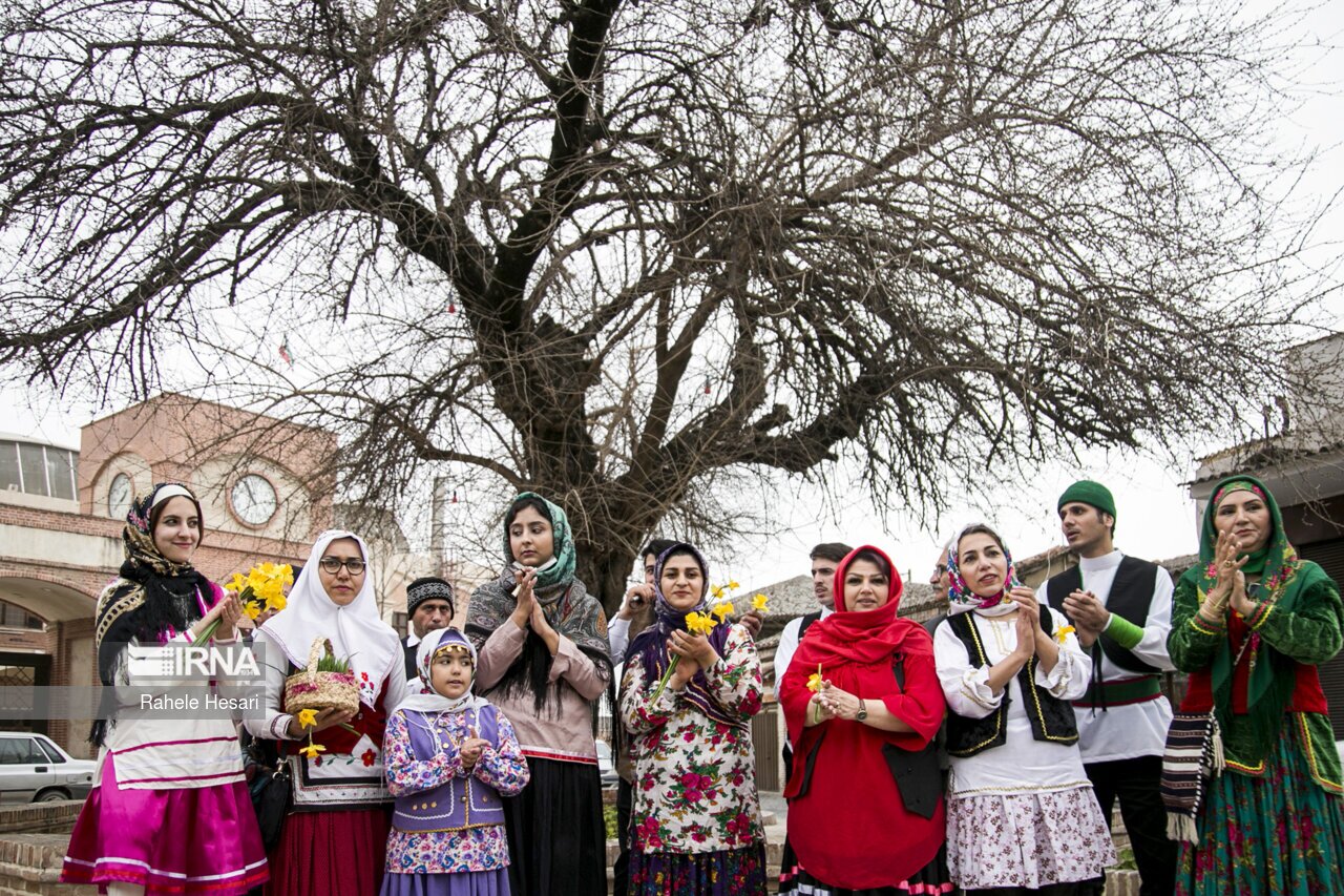 تصاویر: نوروز خوانی در بافت قدیم گرگان