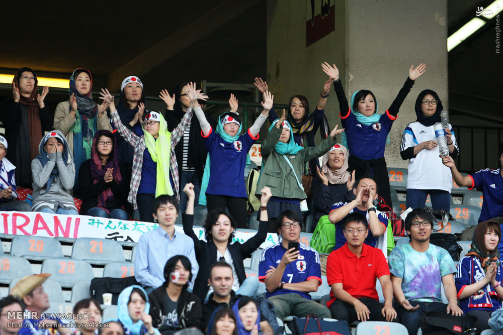 عکس/ حجاب دختران ژاپنی در ورزشگاه‌آزادی