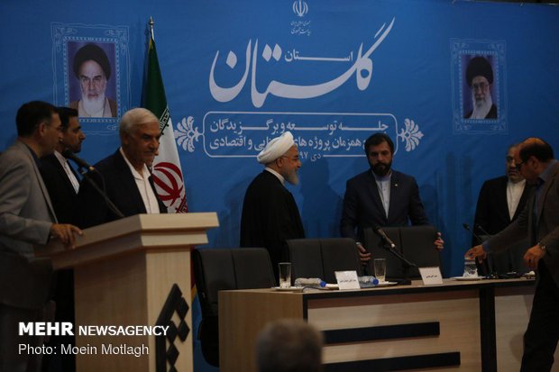 جلسه توسعه و برگزیدگان و افتتاح همزمان پروژه های زیربنایی و اقتصادی در گرگان با حضور حسن روحانی رئیس جمهور