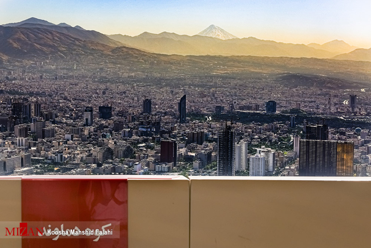 تهران زیر پای دماوند