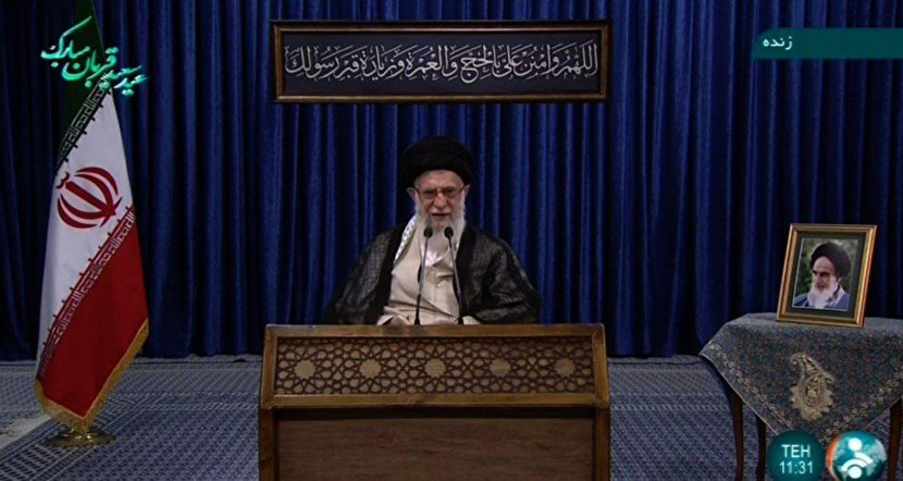 عکس: دعای نصب شده در حسینیه امام خمینی (ره)