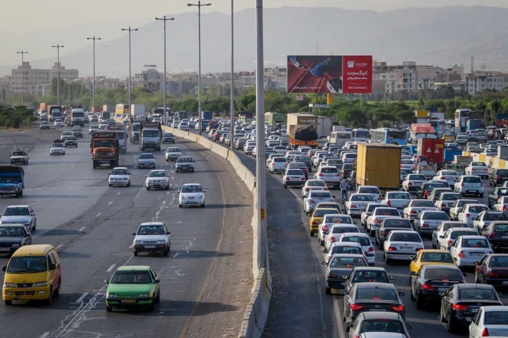 ترافیک سنگین در آزادراه های البرز؛ جاده کرج- چالوس تا شهرستانک باز است