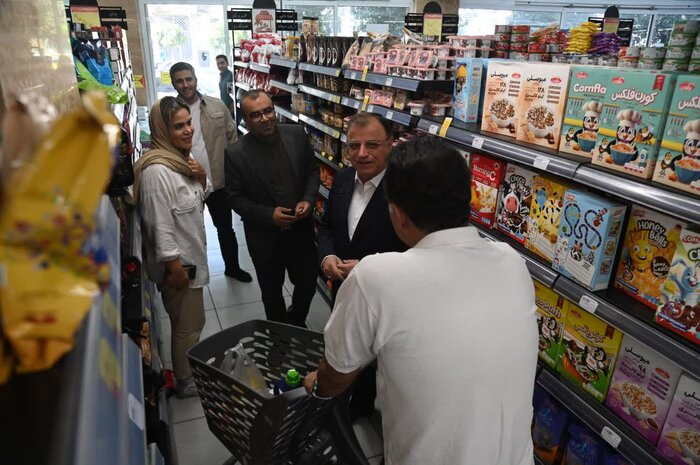 بازدید سرزده استاندار گلستان از بازار؛ تعهد به نظارت میدانی و ثبات اقتصادی