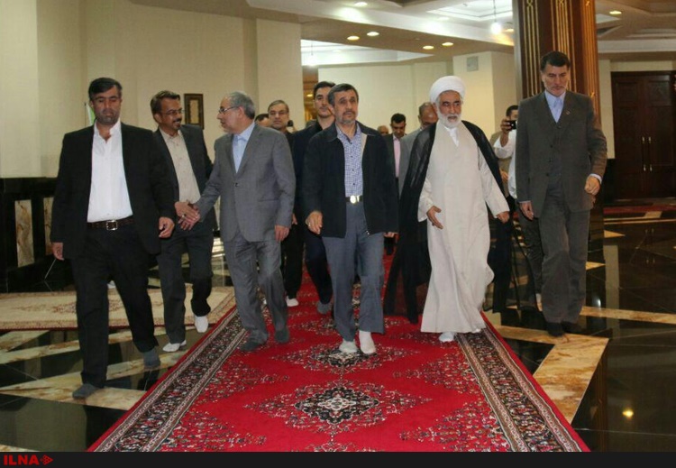 تصویری از حضور احمدی‌نژاد در مرقد امام (ره) و غیبت سیدحسن خمینی