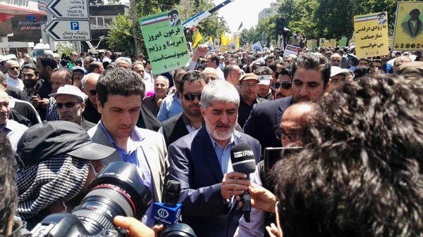 علی مطهری در راهپیمایی روز قدس علی مطهری در راهپیمایی روز قدس