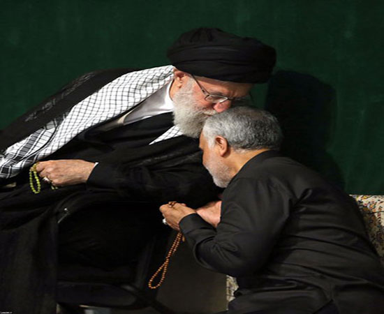 بوسه رهبر انقلاب بر سرِ سردار سلیمانی بوسه رهبر انقلاب بر سرِ سردار سلیمانی