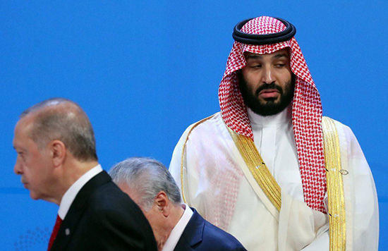 چهره بن‌سلمان هنگام عبور اردوغان از مقابل او!