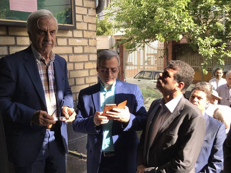 سیدمصطفی هاشمیطبا سیدمصطفی هاشمیطبا