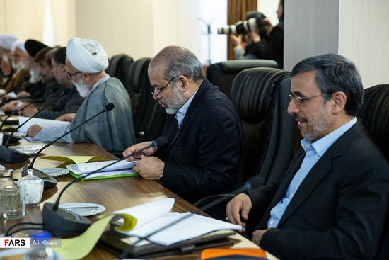 احمدی‌نژاد در حاشیه آخرین جلسه مجمع
