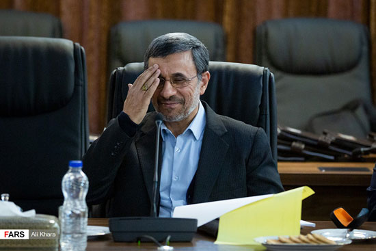 احمدی‌نژاد در حاشیه آخرین جلسه مجمع