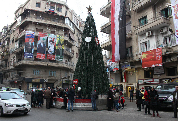 عکس/ عکسِ رهبر انقلاب در خیابان‌های حلب
