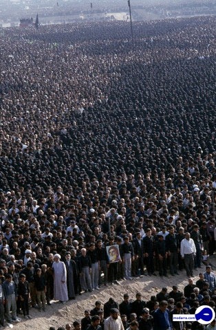 تصاویر تشییع پیکر امام خمینی در سال ۶۸