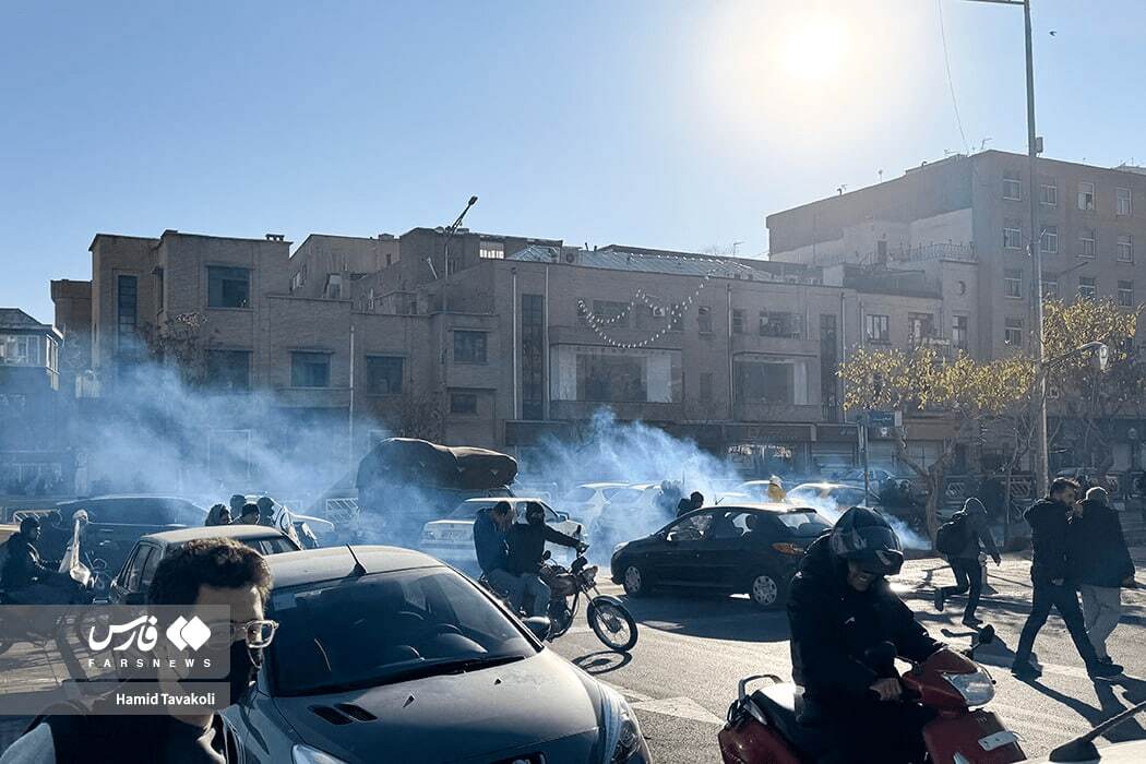 تصاویری که فارس از تجمعات امروز در لاله&zwnj;زار و مرکز تهران منتشر کرد