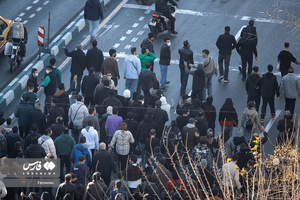 تصاویری که فارس از تجمعات امروز در لاله&zwnj;زار و مرکز تهران منتشر کرد