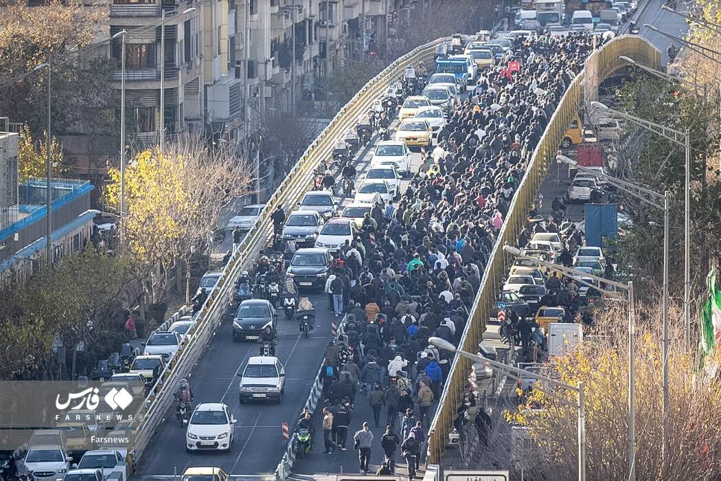 تصاویری که فارس از تجمعات امروز در لاله&zwnj;زار و مرکز تهران منتشر کرد