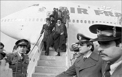 در کنار تصویری که صدرعاملی از امام خمینی گرفته است، عکسی از امام روی پلکان هواپیما یکی از ماندگارترین تصاویر تاریخ معاصر ایران است.