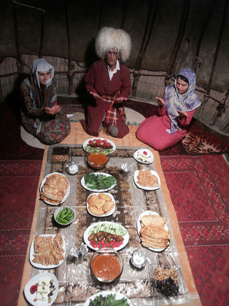 آیین و رسوم ترکمن‌ها در ماه رمضان؛ از پخت چافاتی تا بافت نمازلیق