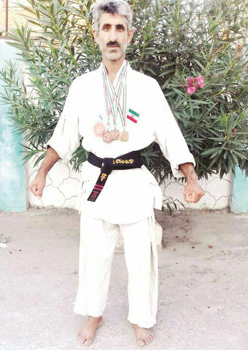 رفتگر 45 ساله‌ قهرمان کاراته ایران شد