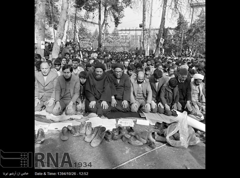گزارش تصویری: نخستین نماز جمعه به امامت آیت الله خامنه ای
