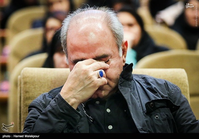 عکس: گریه بهترین بازیگر ایران درحضور خانواده هسته‌ای