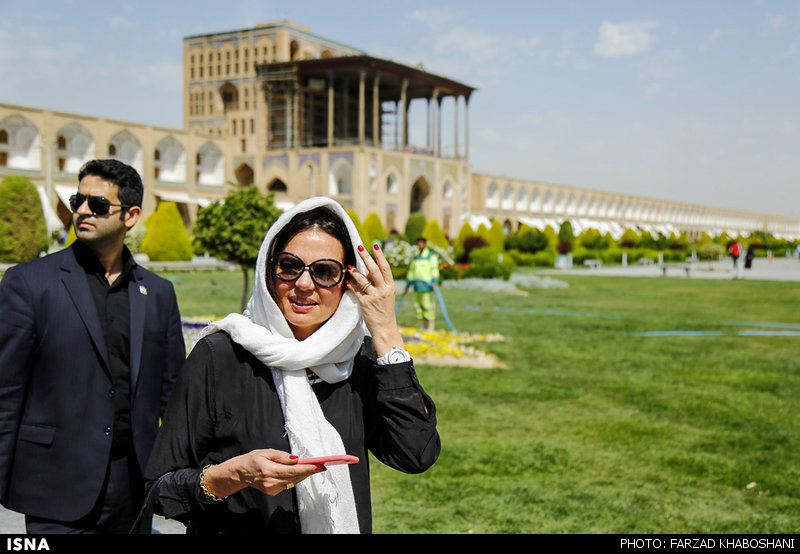 عکس: حجاب رئیس مجلس بلژیک در اصفهان