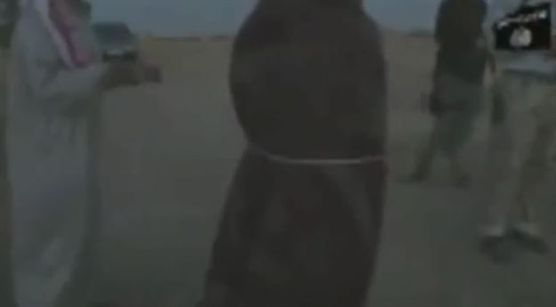 سنگسار یک زن سوری از سوی داعش (+عکس)