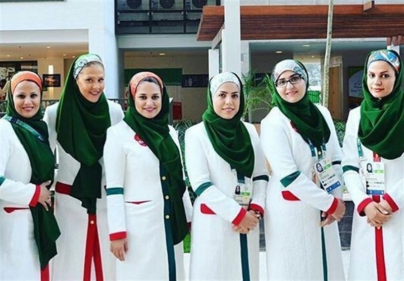 بانوان المپیکی ایران در لباس رژه
