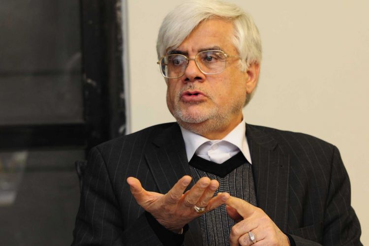 «بهشت» از آن چه کسی می شود؟/ نامزدهای شهرداری تهران به صف شدند/ محسن هاشمی از «شهر» به «کشور» می رسد؟/ حامیان خروج جهانگیری از دولت با رفتن نجفی خوشحال شدند/ لابی سنگین برای اسباب کشی عارف از بهارستان به بهشت/ حناچی و بی طرف همچنان شانس دارند «بهشت» از آن چه کسی می شود؟/ نامزدهای شهرداری تهران به صف شدند/ محسن هاشمی از «شهر» به «کشور» می رسد؟/ حامیان خروج جهانگیری از دولت با رفتن نجفی خوشحال شدند/ لابی سنگین برای اسباب کشی عارف از بهارستان به بهشت/ حناچی و بی طرف همچنان شانس دارند