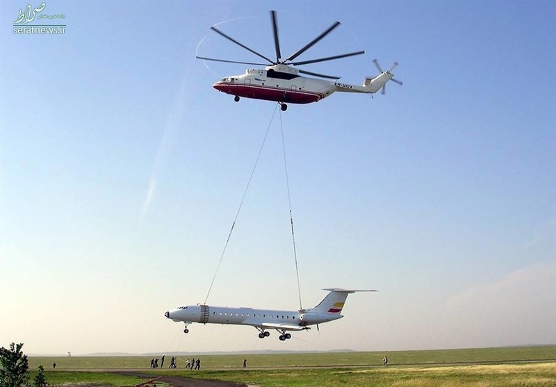 عکس/هلیکوپتری که هواپیما حمل می‌کند