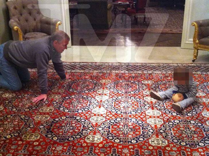 بیآبرویی جدید برای خانواده «سلطنتی»/ لذت برادر شاه انگلیس از تماشای شکنجه کودک +تصاویر