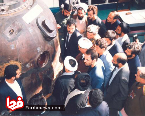 بازدید آیت الله هاشمی از زیردریایی ساخت شوروی