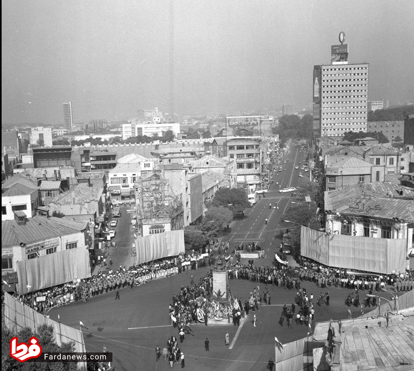 عکس: میدان مخبرالدوله و ساختمان پلاسکو