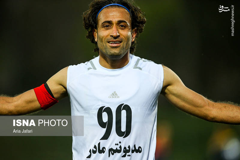 عکس: تی شرت خاص فوتبالیست ایرانی